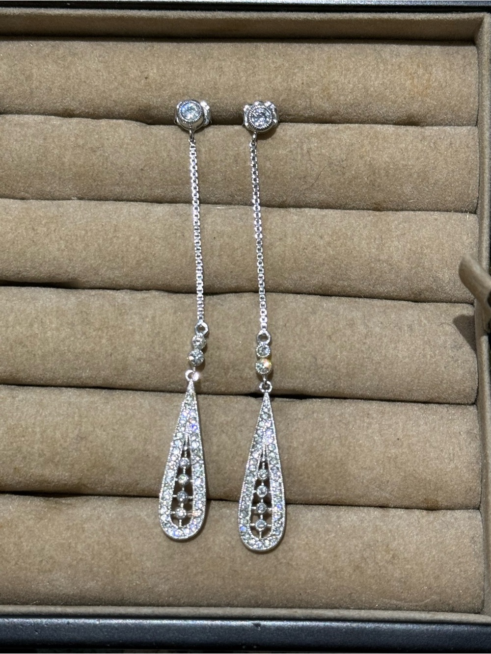 Crystal drop earrings.